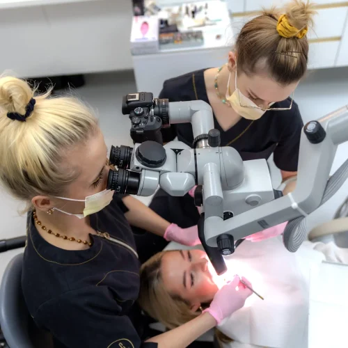 The use of a microscope in dental treatment: When is it necessary?